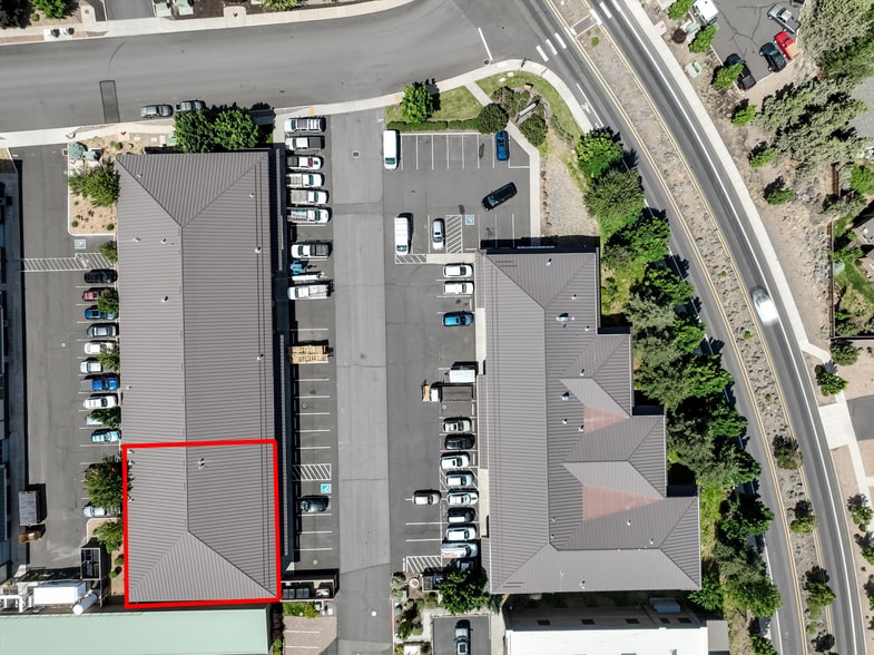 63056 NE Lower Meadow Dr, Bend, OR for lease - Building Photo - Image 3 of 14