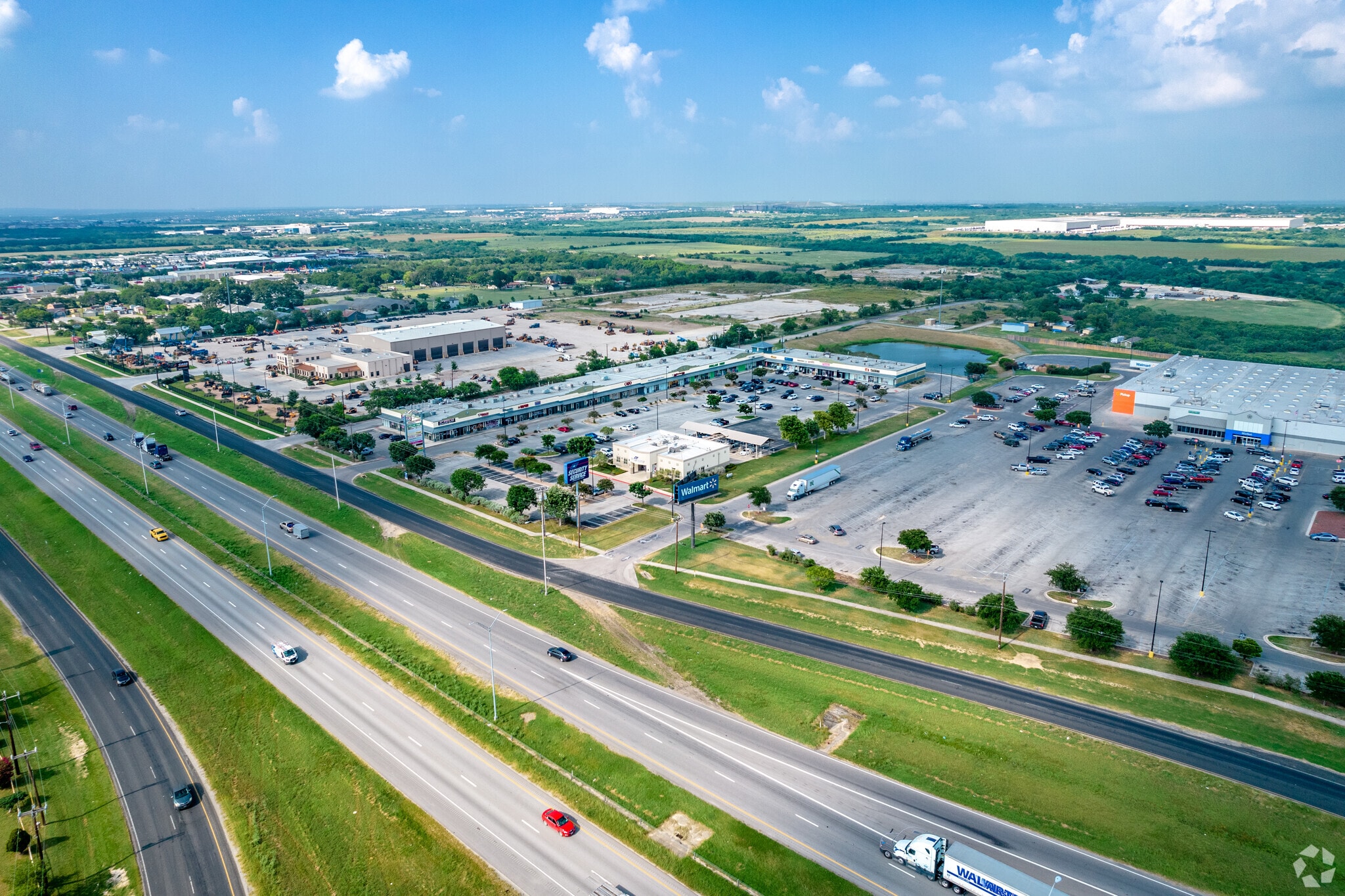 2000 SE Loop 410, San Antonio, TX à louer Aérien- Image 1 de 34