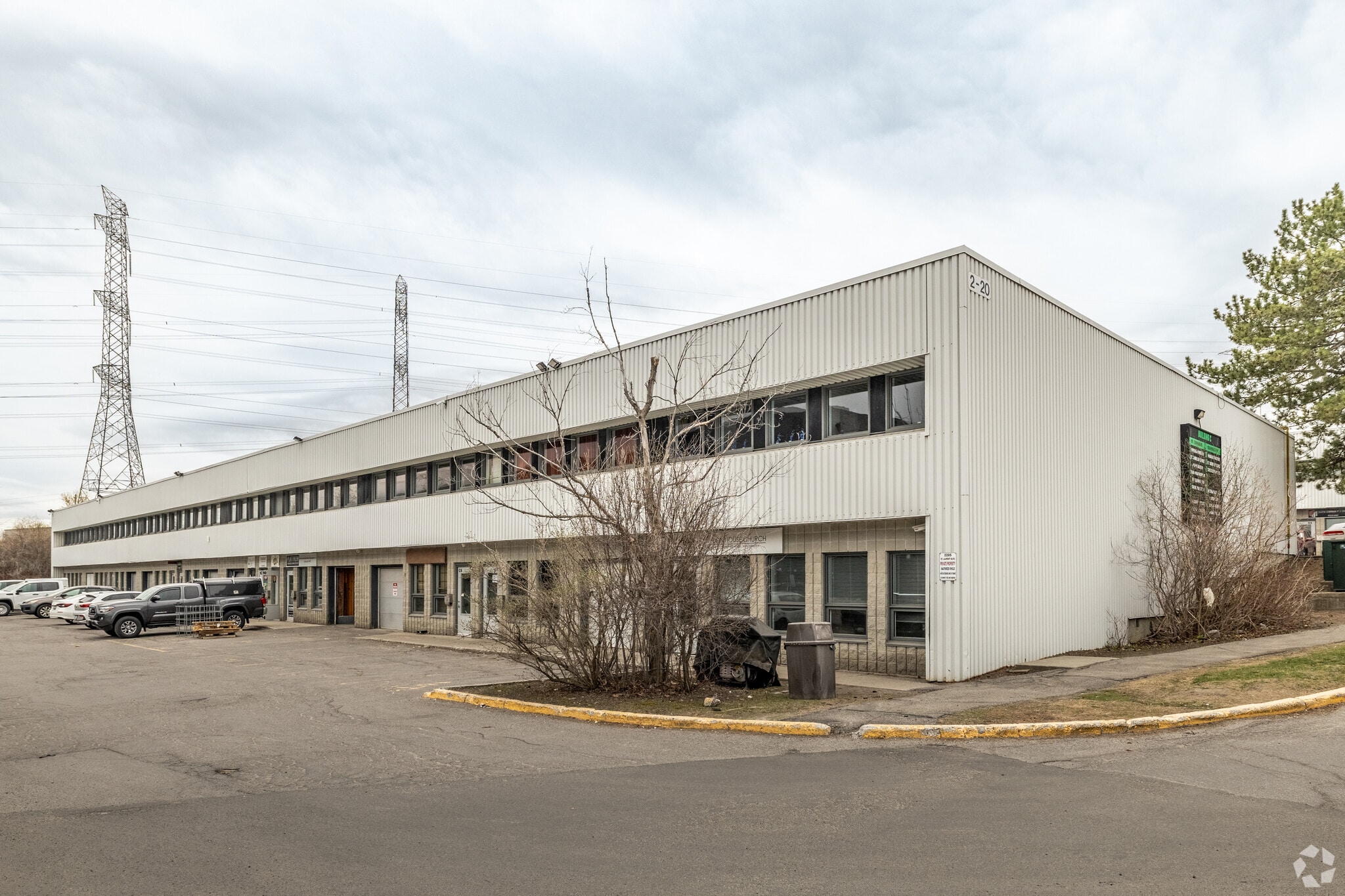 2285 St Laurent Blvd, Ottawa, ON for lease Primary Photo- Image 1 of 3