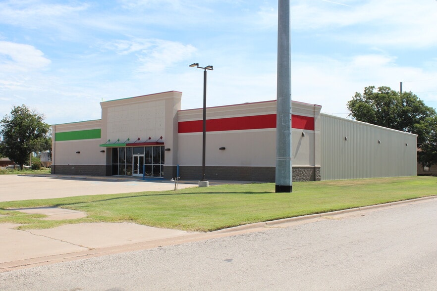 302 N Birch Ave, Munday, TX for sale - Building Photo - Image 3 of 22