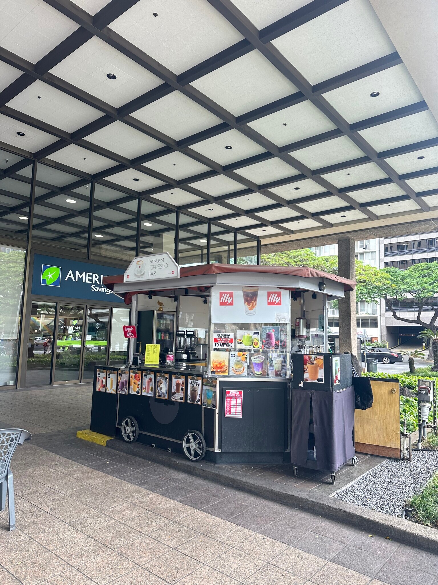 1600 Kapiolani Blvd, Honolulu, HI for lease Primary Photo- Image 1 of 4