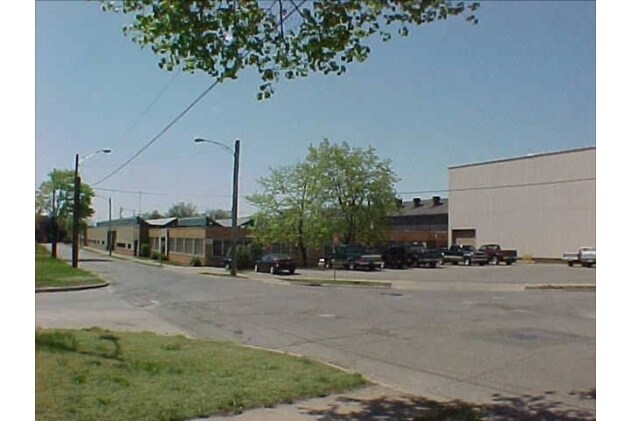 1709 Thompson St, Lansing, MI à louer - Photo du bâtiment - Image 2 de 7