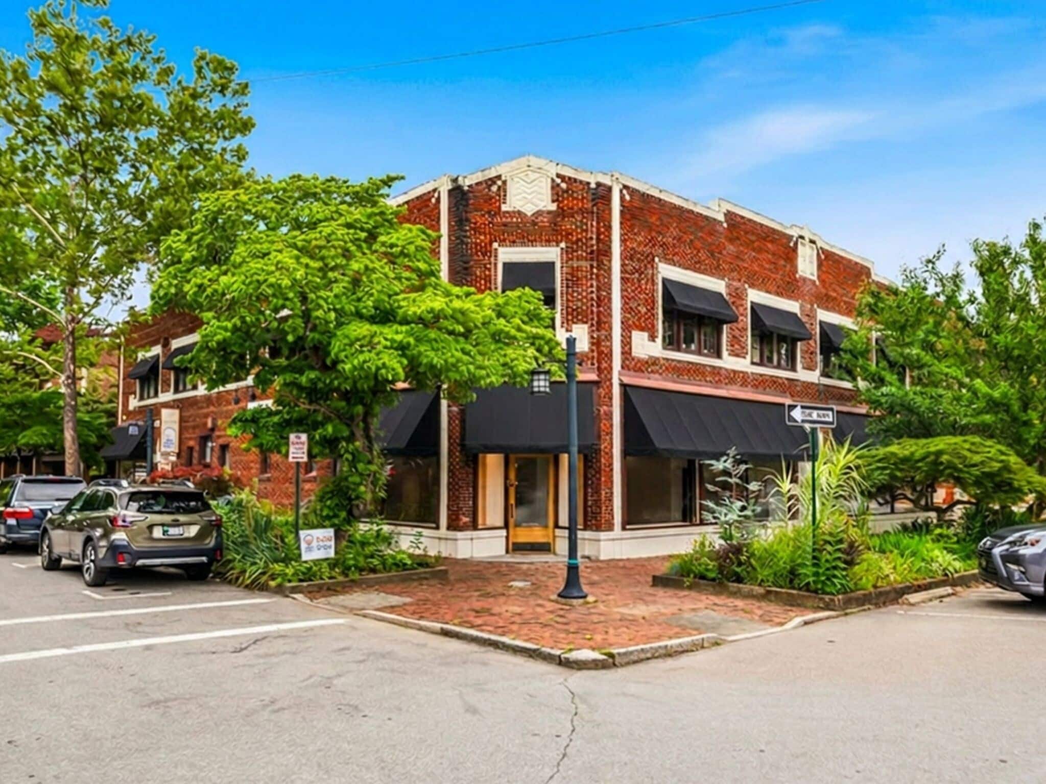 5 Biltmore Plz, Asheville, NC à louer Photo intérieure- Image 1 de 30