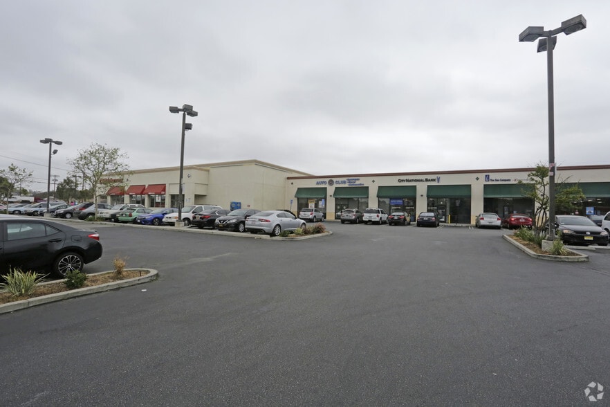 3737-3741 S Crenshaw Blvd, Los Angeles, CA for lease - Primary Photo - Image 1 of 6