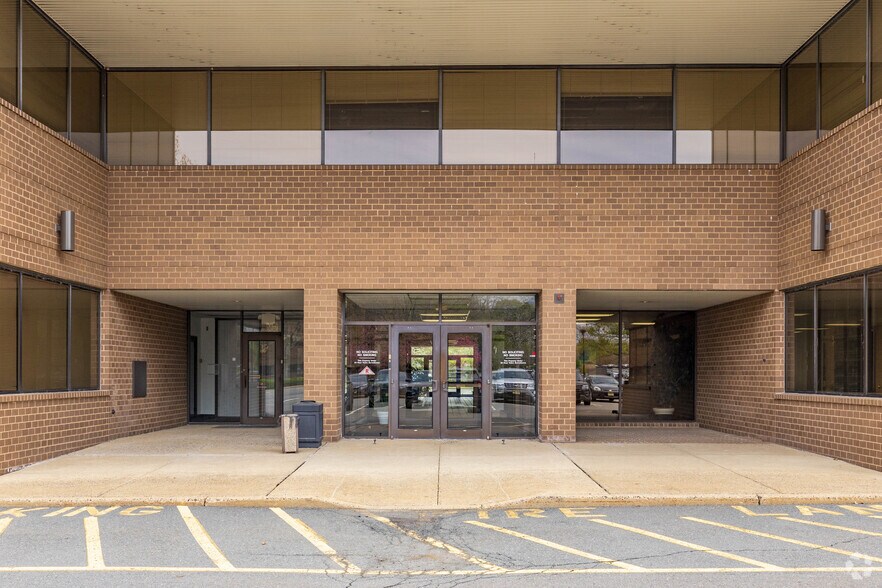 810 Bear Tavern Rd, Ewing, NJ à vendre - Photo du bâtiment - Image 3 de 19