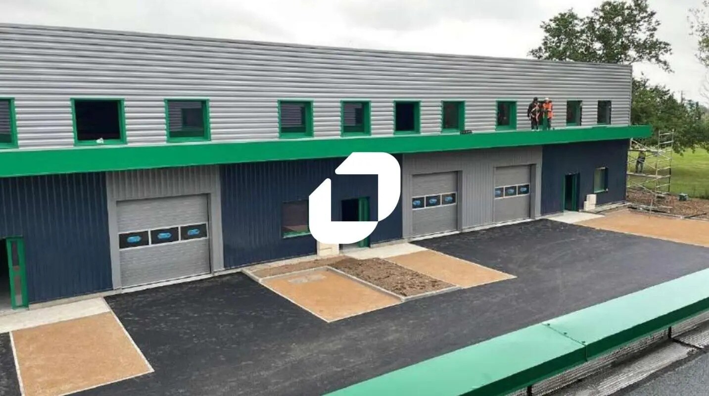 Flex in Tignieu-Jameyzieu for lease Building Photo- Image 1 of 9