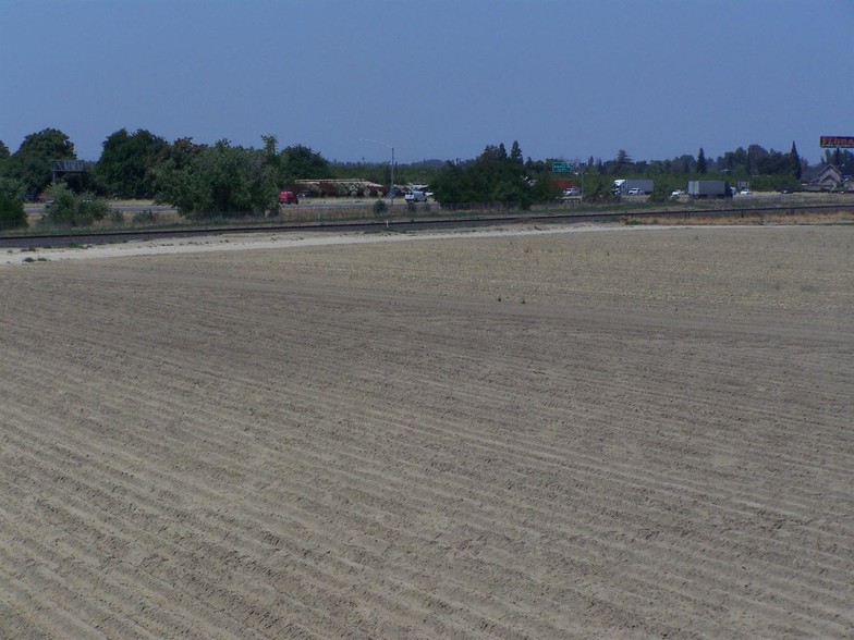 Shanks Rd, Delhi, CA for sale - Primary Photo - Image 1 of 9