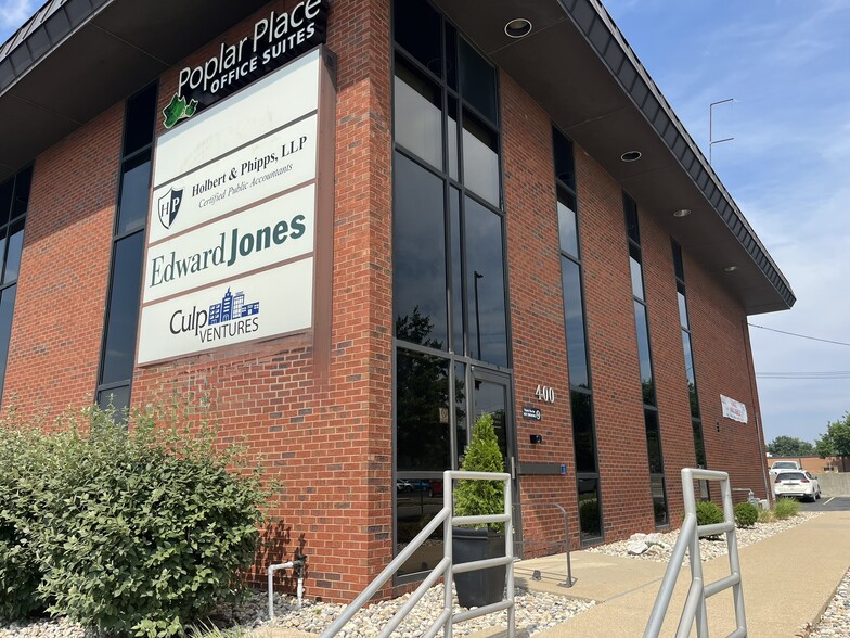 400 Poplar St, Terre Haute, IN à louer - Photo du bâtiment - Image 1 de 3