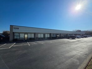 130 Perimeter Park Rd, Knoxville, TN for lease Interior Photo- Image 2 of 13