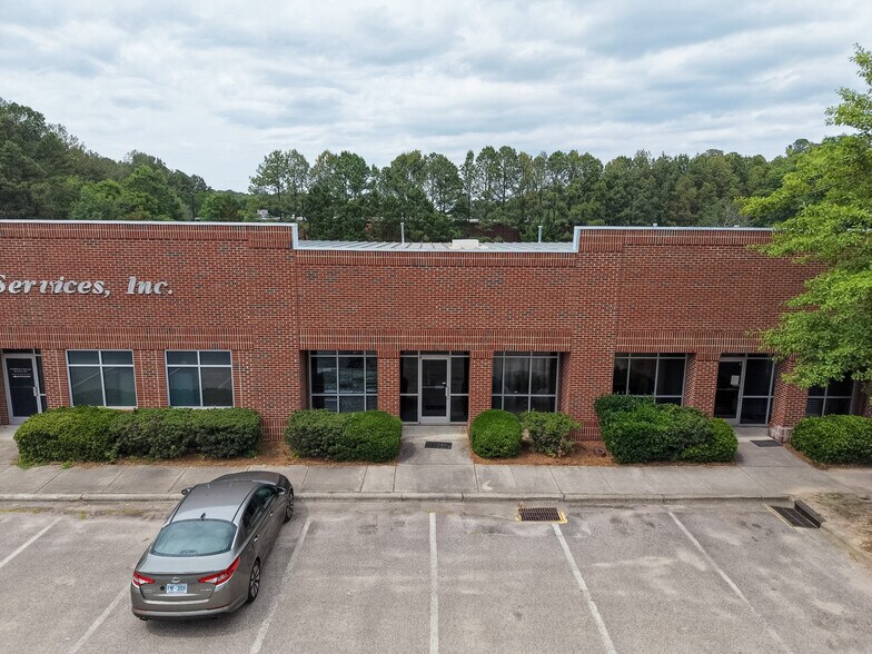 1301-1317 Copeland Oak Dr, Morrisville, NC à louer - Photo du bâtiment - Image 1 de 13