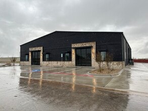 3203 118th St, Lubbock, TX for lease Building Photo- Image 2 of 15