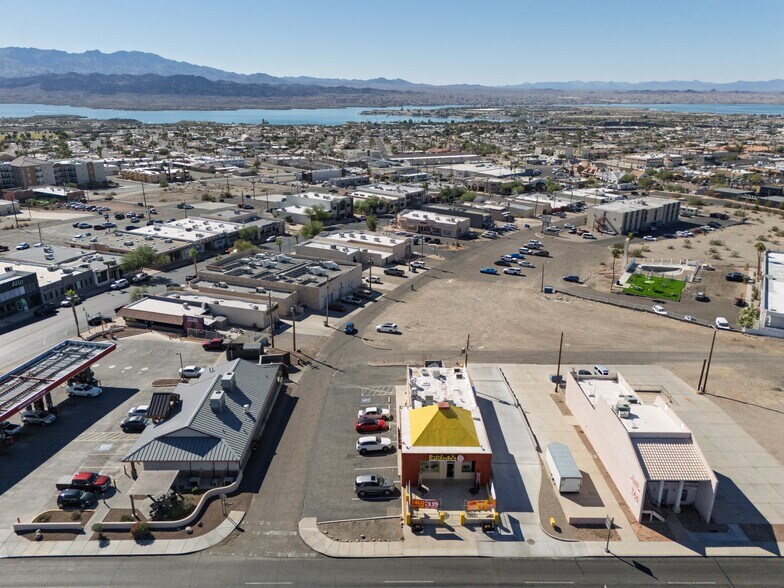 25 Acoma Blvd N, Lake Havasu City, AZ à vendre - Photo du bâtiment - Image 3 de 5