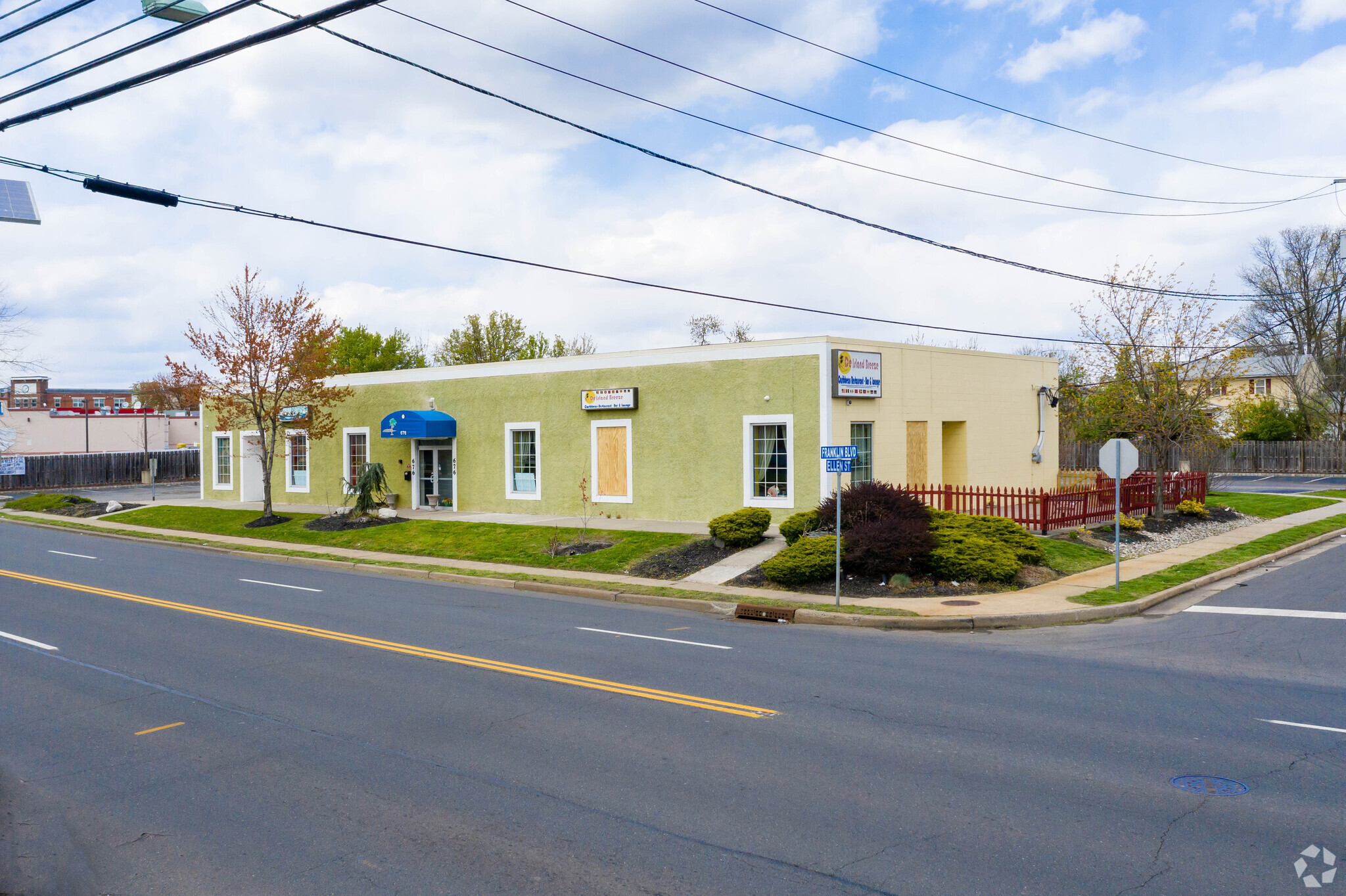 676 Franklin Blvd, Somerset, NJ à vendre Photo du bâtiment- Image 1 de 1