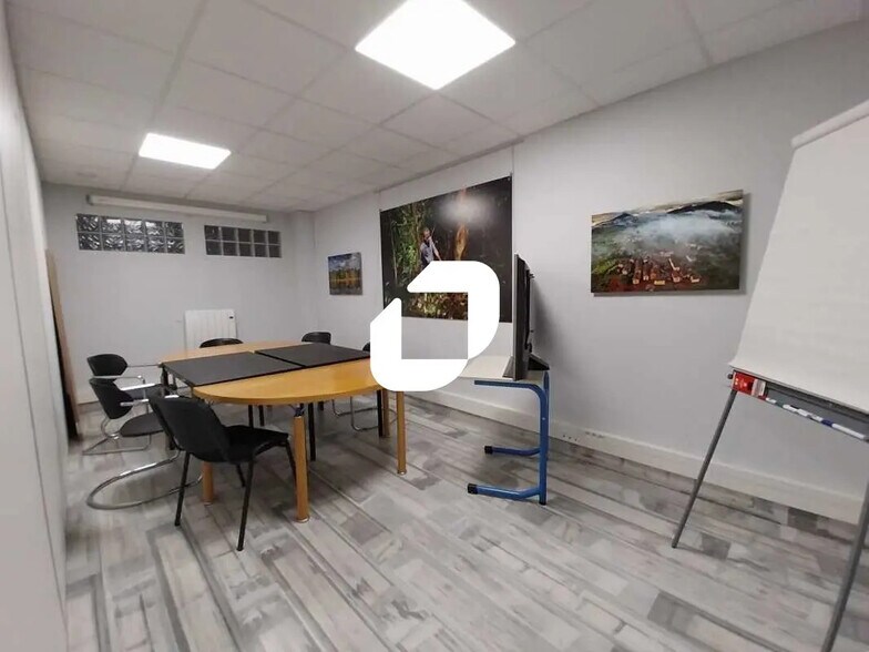 5 Avenue Pavlov, Trappes for lease - Interior Photo - Image 3 of 7