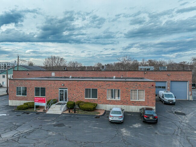Plus de détails pour 137-139 California St, Newton, MA - Industriel à louer
