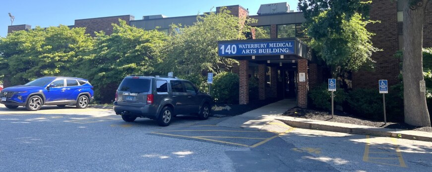 140 Grandview Ave, Waterbury, CT à louer - Photo du bâtiment - Image 2 de 5