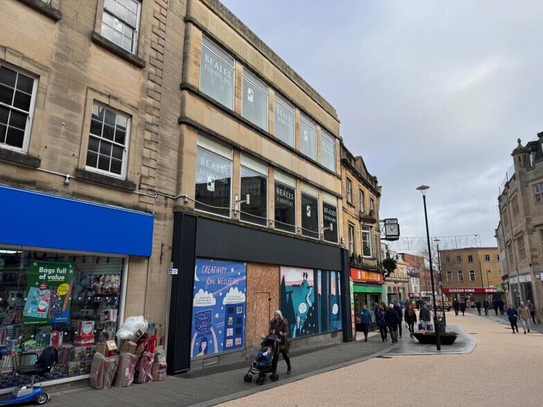 6 High St, Yeovil à louer - Photo du bâtiment - Image 1 de 4