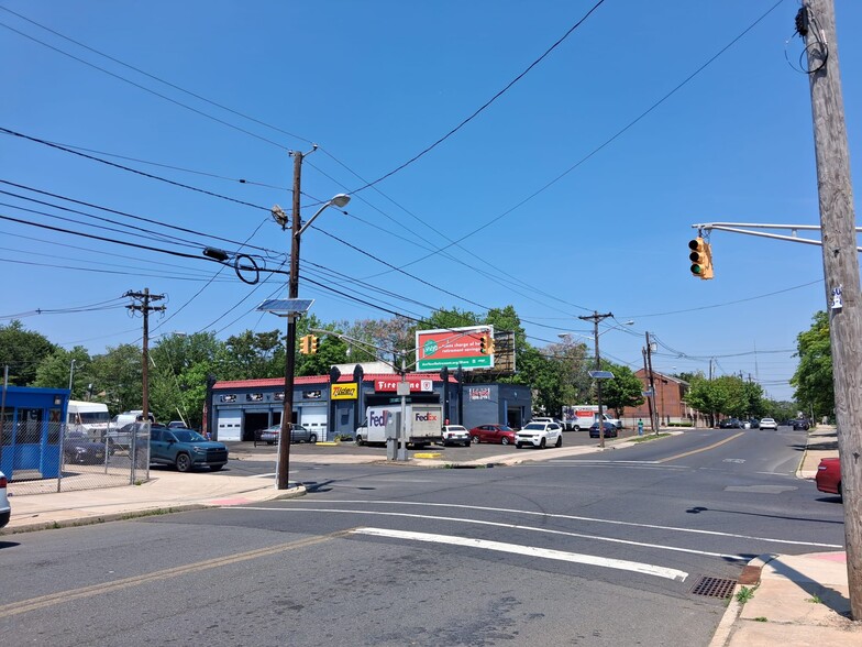 145-149 N Willow St, Trenton, NJ à vendre - Photo du bâtiment - Image 3 de 11