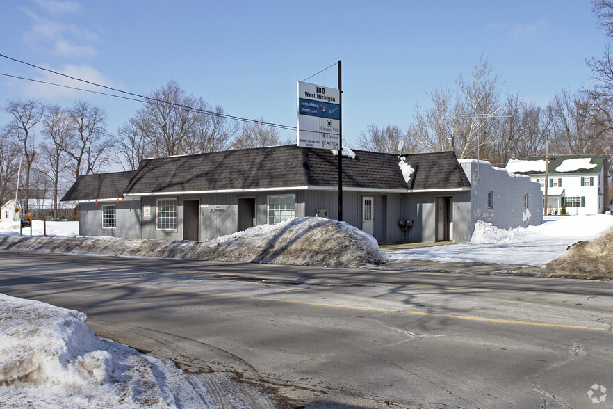 180 W Michigan Ave, Galesburg, MI à vendre - Photo principale - Image 1 de 3