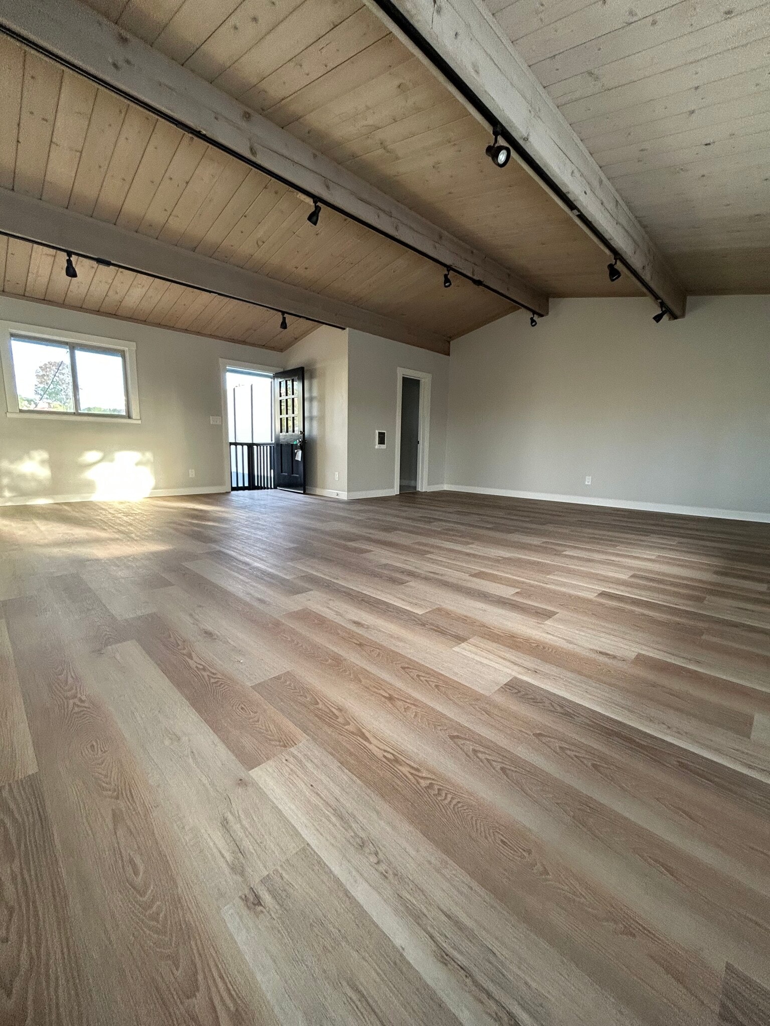 5666-5668 La Jolla Blvd, La Jolla, CA for lease Primary Photo- Image 1 of 3