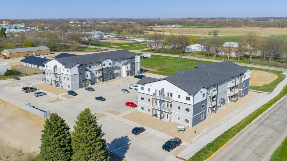 120 & 124 W Hatting St, Luverne, MN à vendre - Aérien - Image 2 de 18