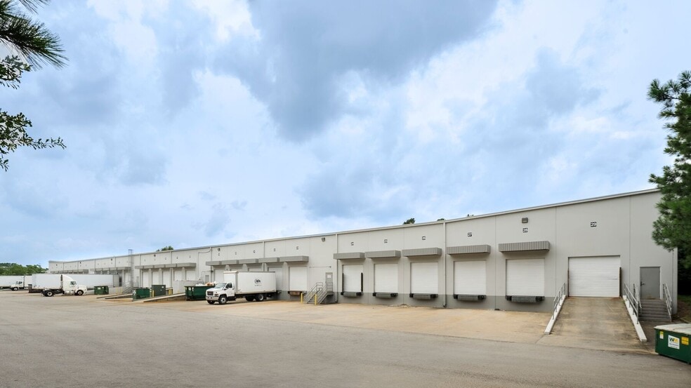 560 Atlanta S Pky, College Park, GA for lease - Building Photo - Image 3 of 19
