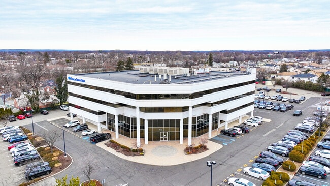More details for 611 River Dr, Elmwood Park, NJ - Office for Auction