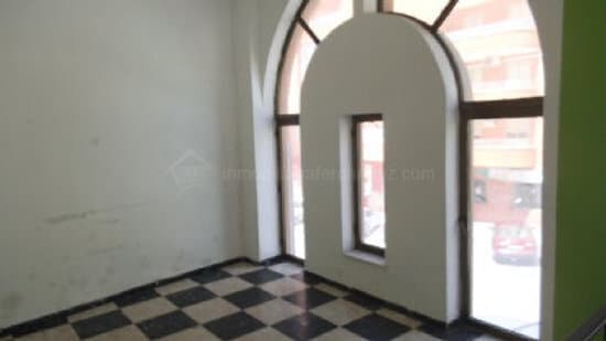 Retail in Cáceres, Cáceres for lease Building Photo- Image 1 of 12