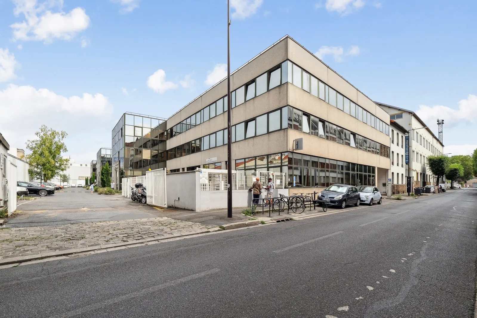Office in Ivry-sur-Seine for lease Building Photo- Image 1 of 13