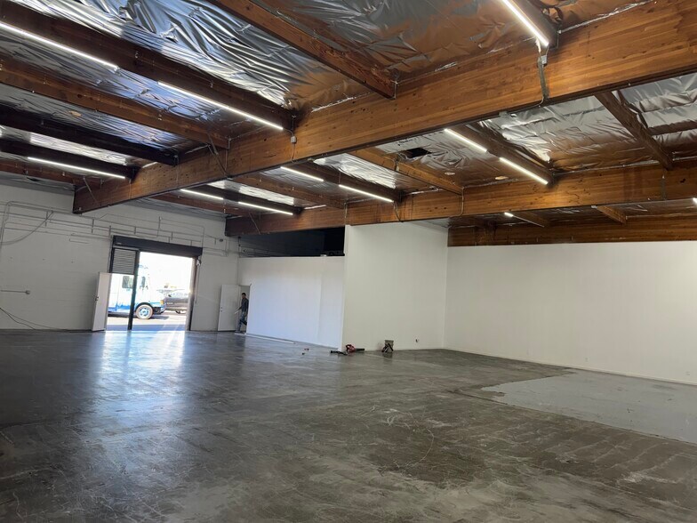 9830 San Fernando Rd, Pacoima, CA à louer - Photo du bâtiment - Image 2 de 9