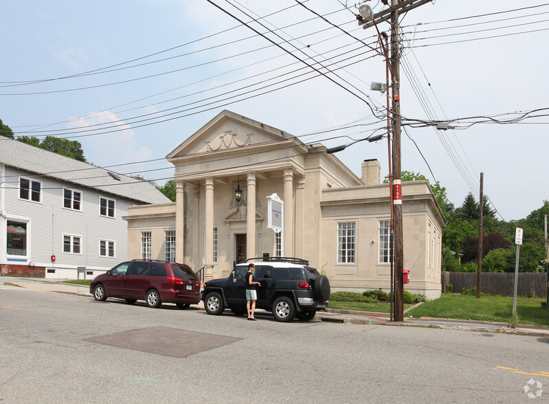 54 W Main St, Mystic, CT à vendre - Photo principale - Image 1 de 1