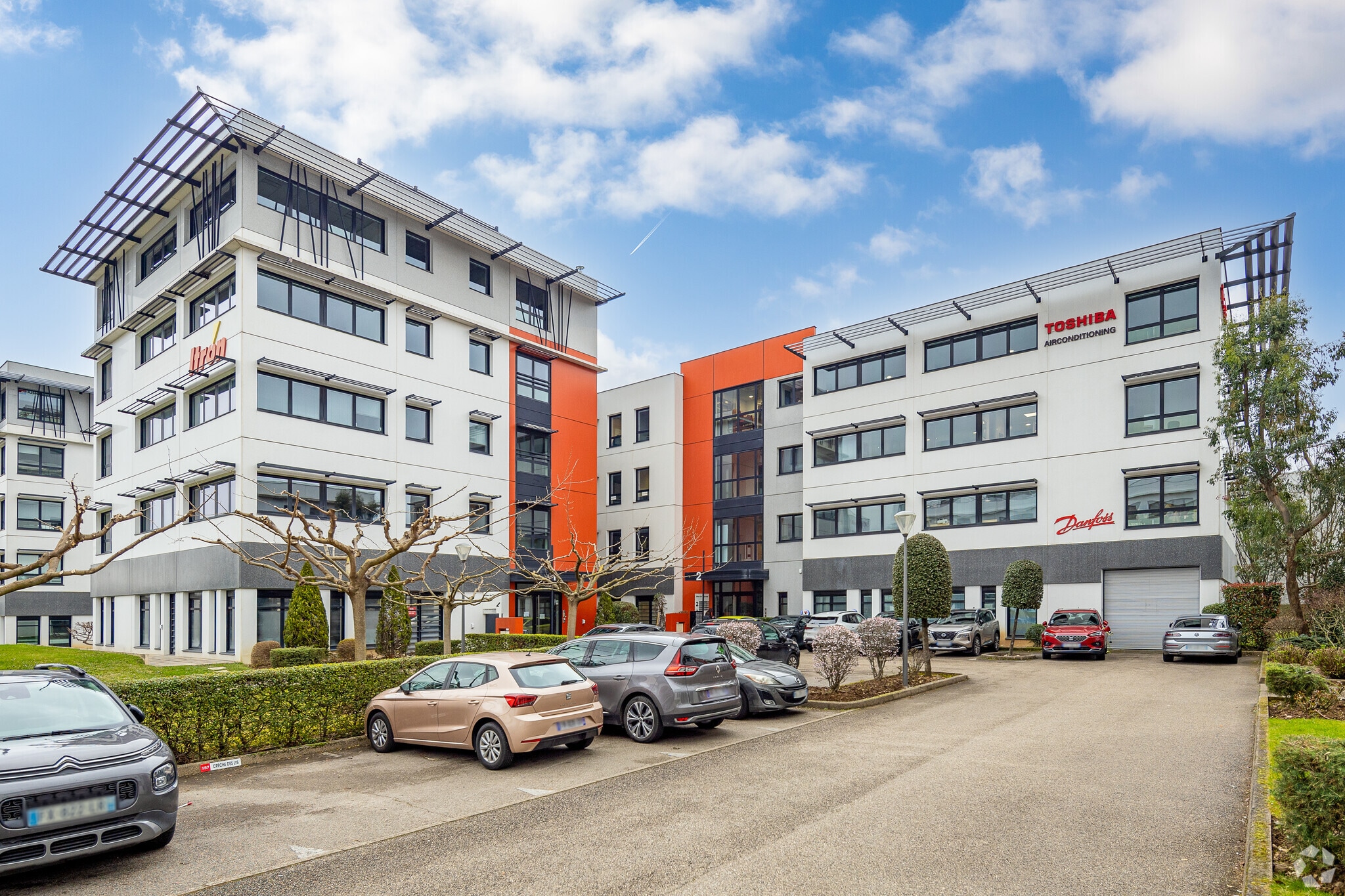 2 Allée De Toscane, Saint-Priest for lease Primary Photo- Image 1 of 3