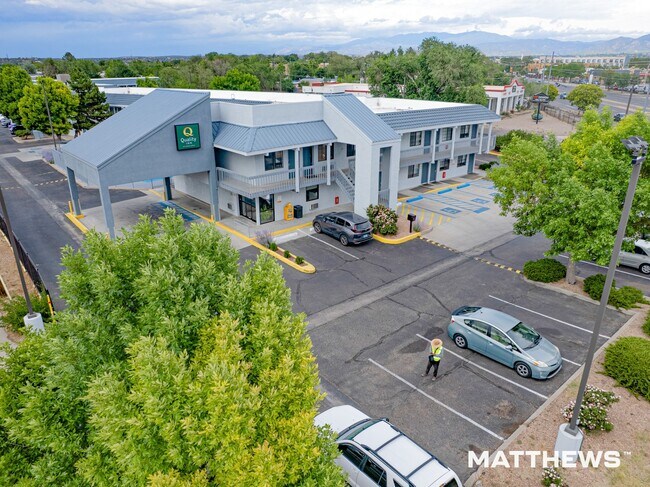 Plus de détails pour 3695 Cerrillos Rd, Santa Fe, NM - Services hôteliers à vendre