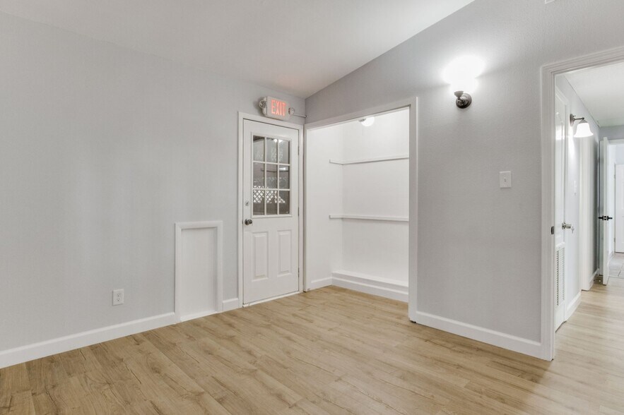 817 Beverly Pky, Pensacola, FL à louer - Photo intérieure - Image 2 de 8