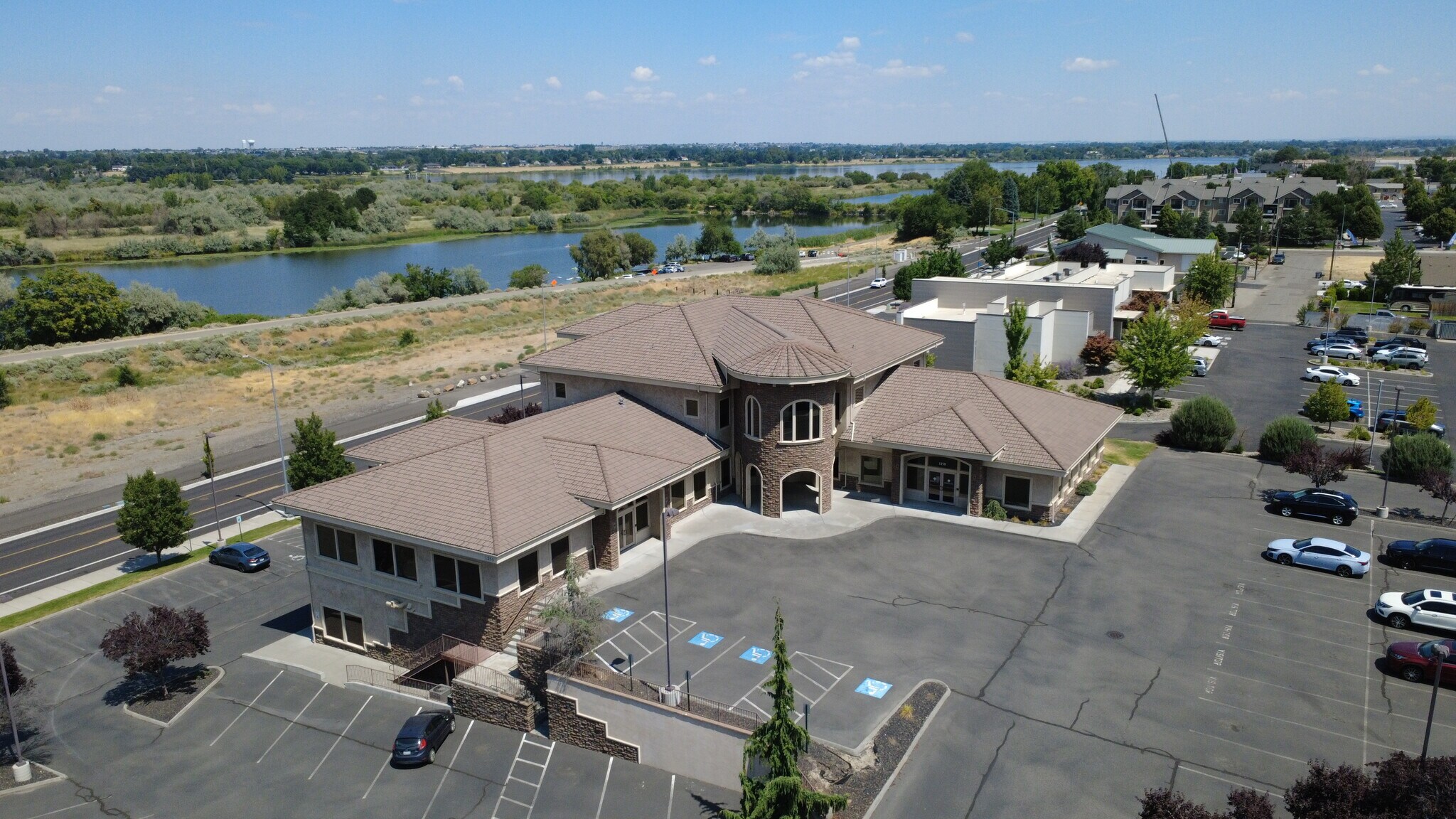 1355 Columbia Park Trl, Richland, WA à louer Photo du bâtiment- Image 1 de 10