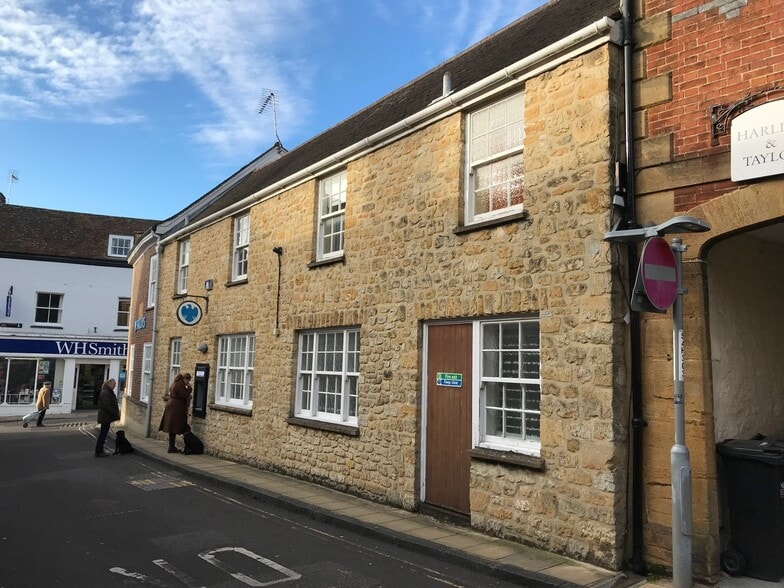 61 Cheap St, Sherborne à louer - Photo du bâtiment - Image 3 de 3