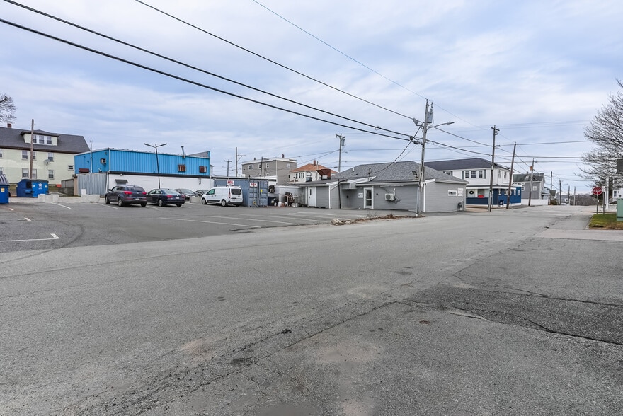 77-79 Main Rd, Tiverton, RI for sale - Building Photo - Image 3 of 21