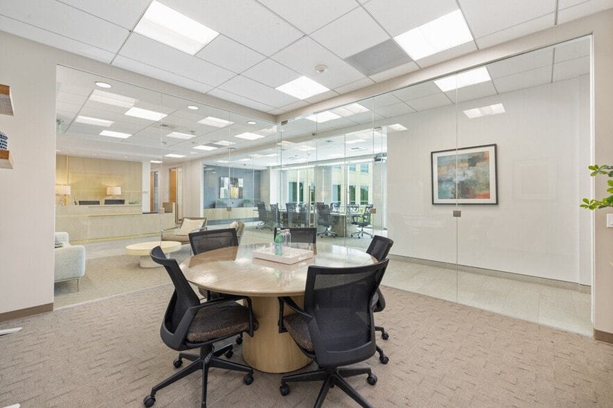 120 Vantis, Aliso Viejo, CA à louer - Photo du bâtiment - Image 3 de 10