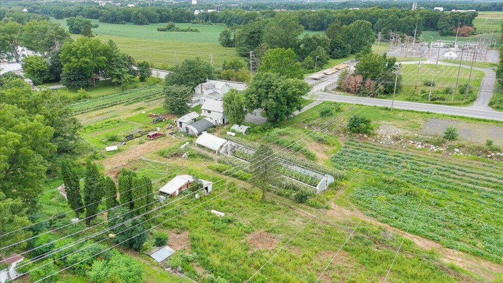 822 Ritner Hwy, Shippensburg, PA à vendre - Photo du bâtiment - Image 3 de 13