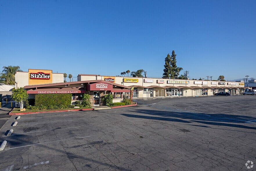 10303-10315 Lakewood Blvd, Downey, CA for lease - Building Photo - Image 2 of 5