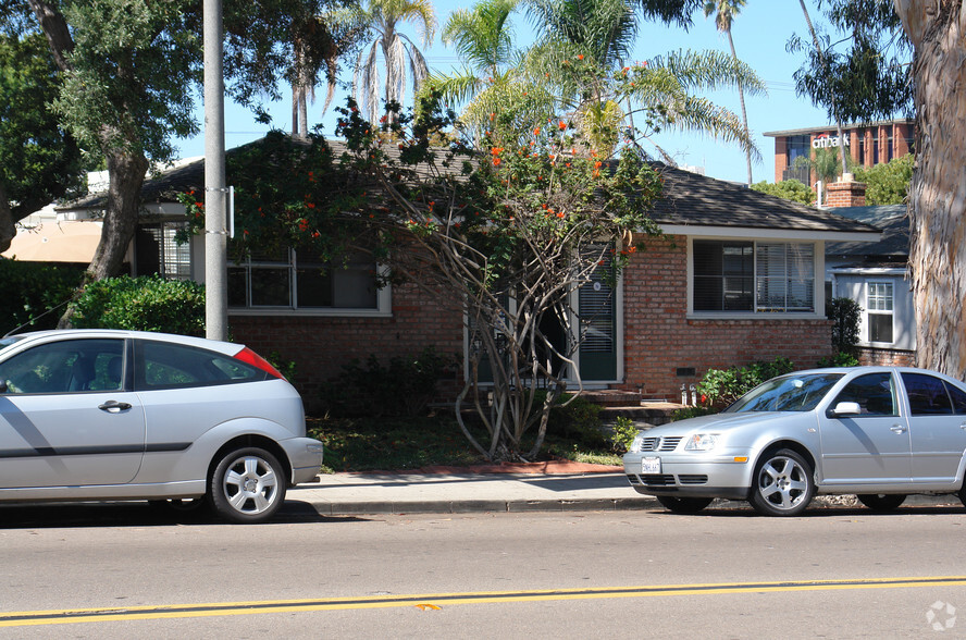 7850-7856 Ivanhoe Ave, La Jolla, CA à louer - Photo du bâtiment - Image 2 de 2