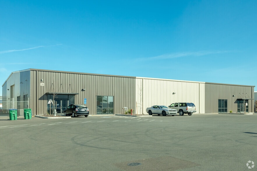 1370-1390 Vinci Ave, Sacramento, CA for lease - Building Photo - Image 1 of 8