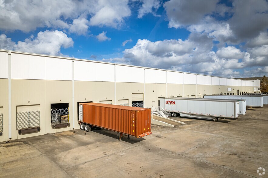 7110 Old Katy Rd, Houston, TX for lease - Building Photo - Image 3 of 4