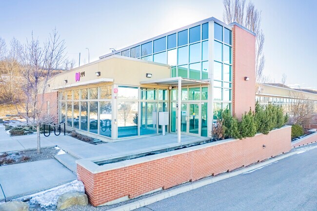 Plus de détails pour 3600 4th St SE, Calgary, AB - Bureau à vendre