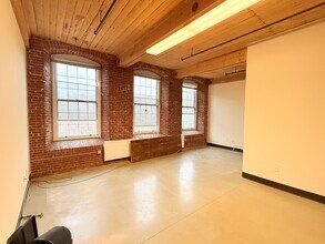 55 Main St, Newmarket, NH à louer Photo intérieure- Image 1 de 4