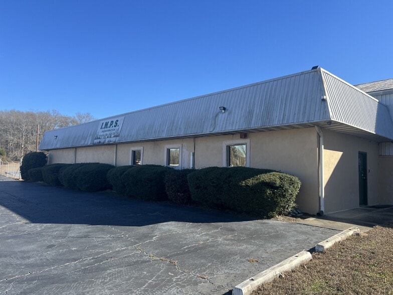 496-544 E Industrial Way, Macon-Bibb, GA for lease - Building Photo - Image 1 of 6