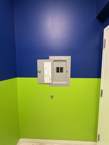 600 Gateway Blvd, Westville, NJ for lease - Interior Photo - Image 2 of 12