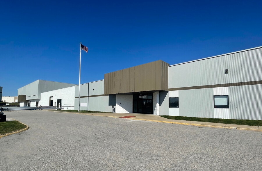 20801 Miles Rd, North Randall, OH for lease - Building Photo - Image 1 of 6