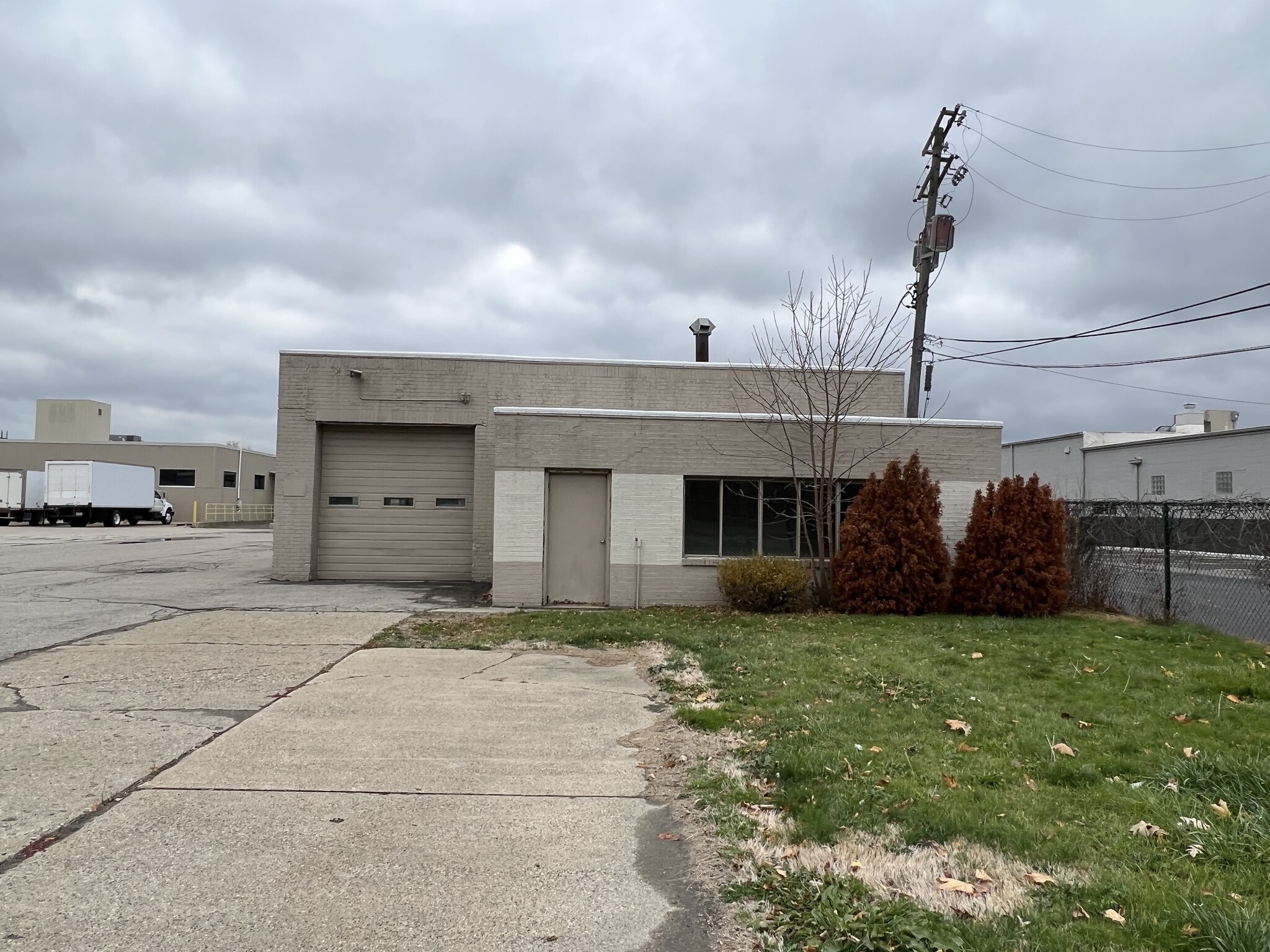 11530 Stephens Rd, Warren, MI for lease Building Photo- Image 1 of 9