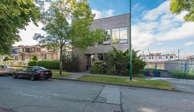 Plus de détails pour 2916 Graveley St, Vancouver, BC - Commerce de détail à vendre